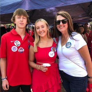 Meet your Posher, Rainy